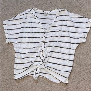 Tie short sleeve top